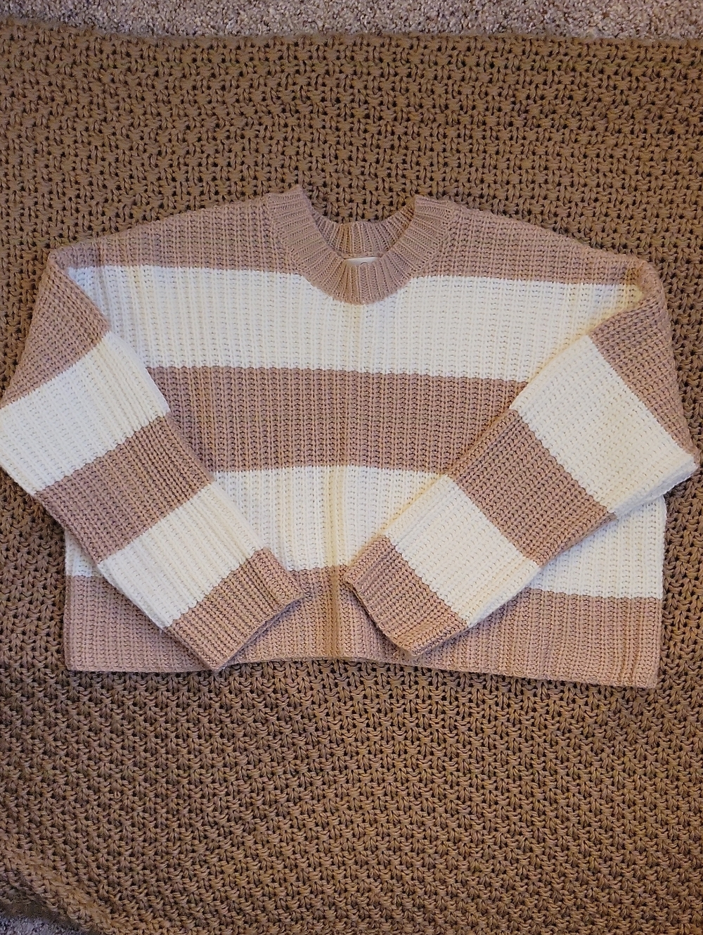 Jessica Simpson Size Small Cropped White And Tan Striped Knit Sweater